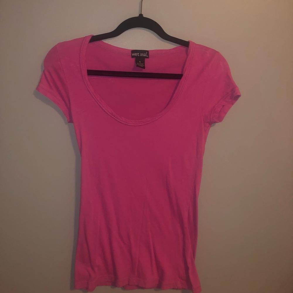 casual pink wet seal t shirt